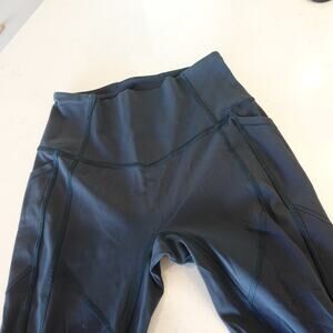 LULULEMON Navy Blue yoga pants with pockets size 4 / 28" inseam